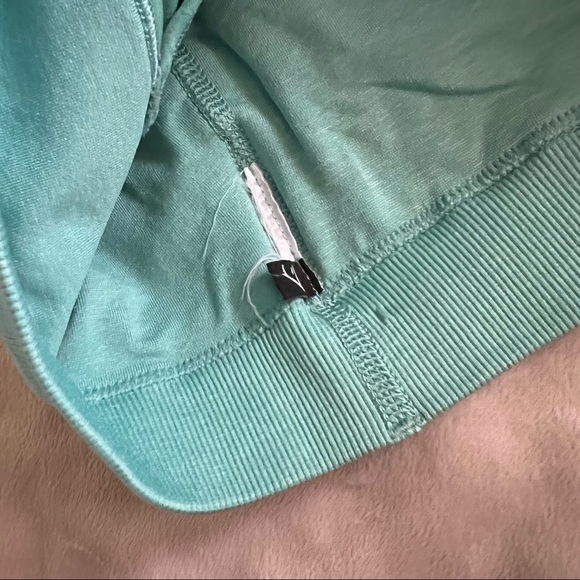 Gymshark Light Green Camo Sports Bra - Picture 5 of 6